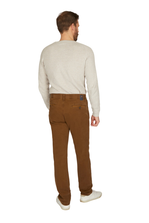 Marvin_6421-31_back_model_3000x4500